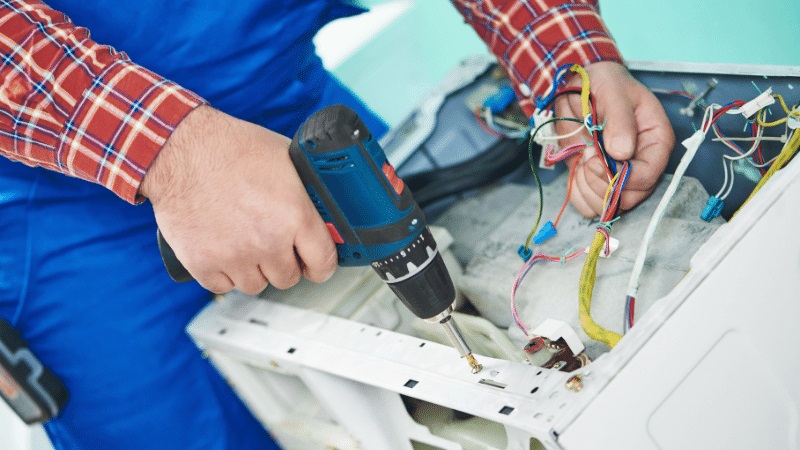 Gölcük Hotpoint Hotpoint çamaşır makinesi kart tamiri – Su almama arızası orijinal parça ile giderildi. - Teknik servis örneği